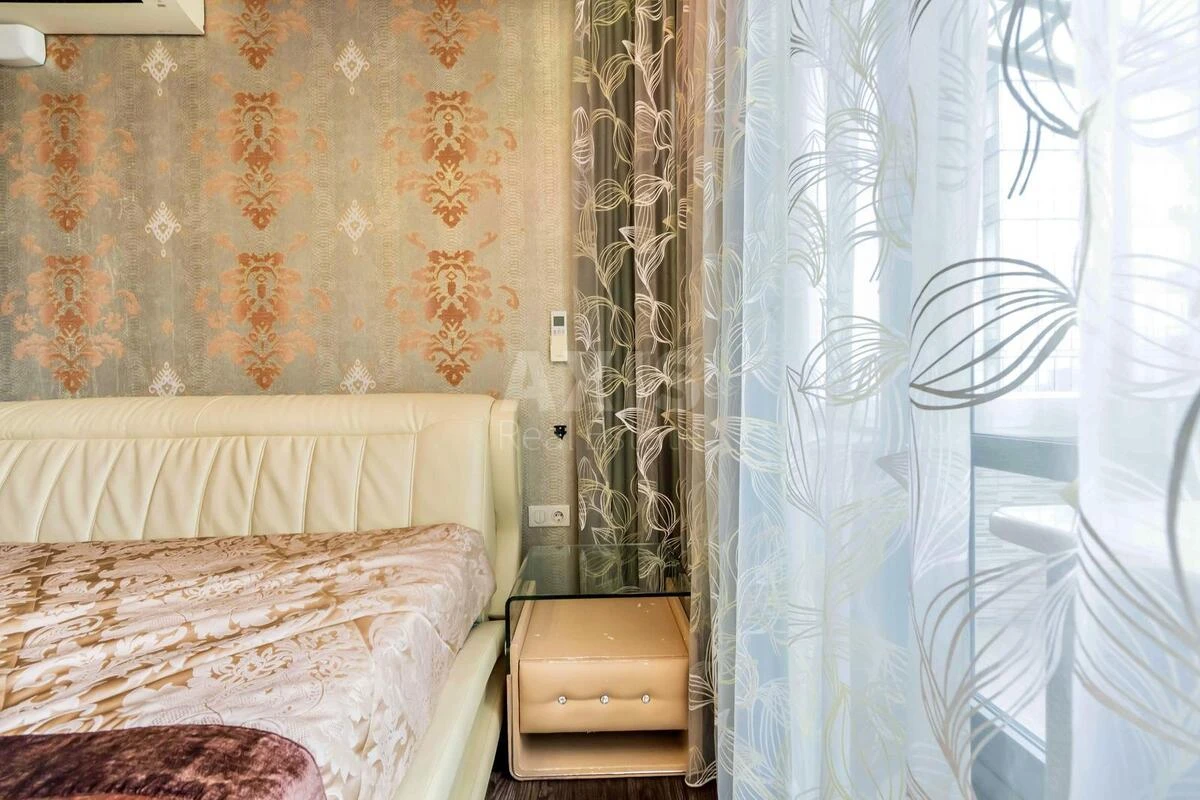 3k apartment nab. Dniprovs'ka 14703147