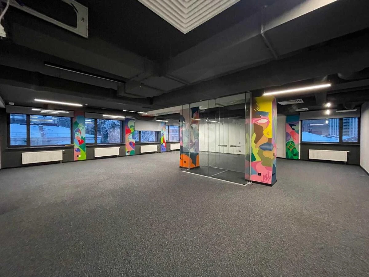 Office vul. Saksagans'kogo 53/80, 500m271178