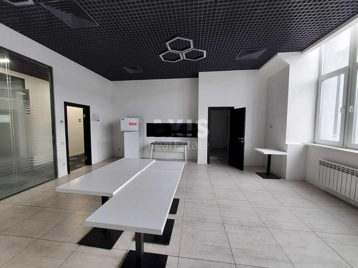 Office vul. Lavrs'ka Sixteen litres, 1220m2517003