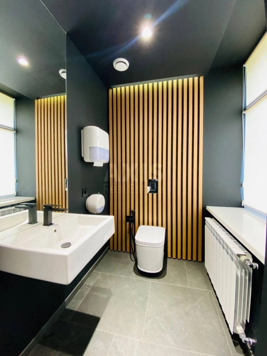 Office vul. Henerala Almazova 3, 250m26713310