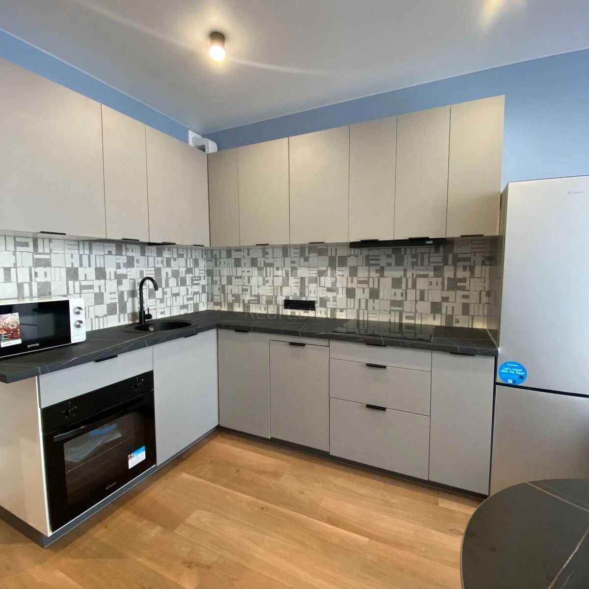1k apartment vul. Saljutna 2Б71532