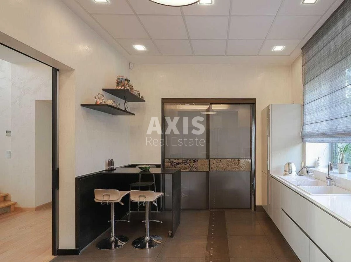 House prov. Snizhnjans'kyj, 640m2, Kyiv city537342