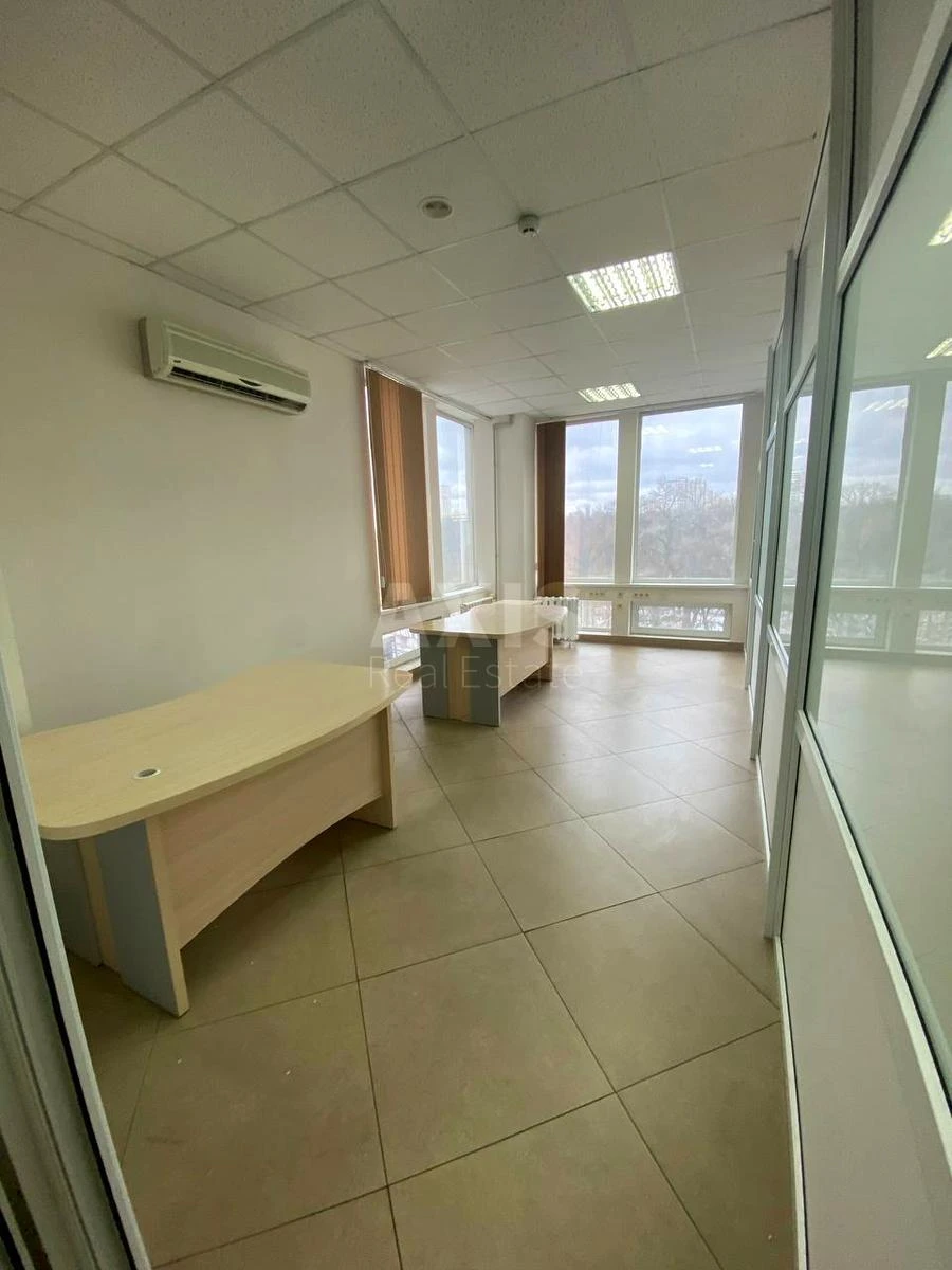 Office vul. Lypkivs'kogo Vasylja Mytropolyta 45, 172m2657396