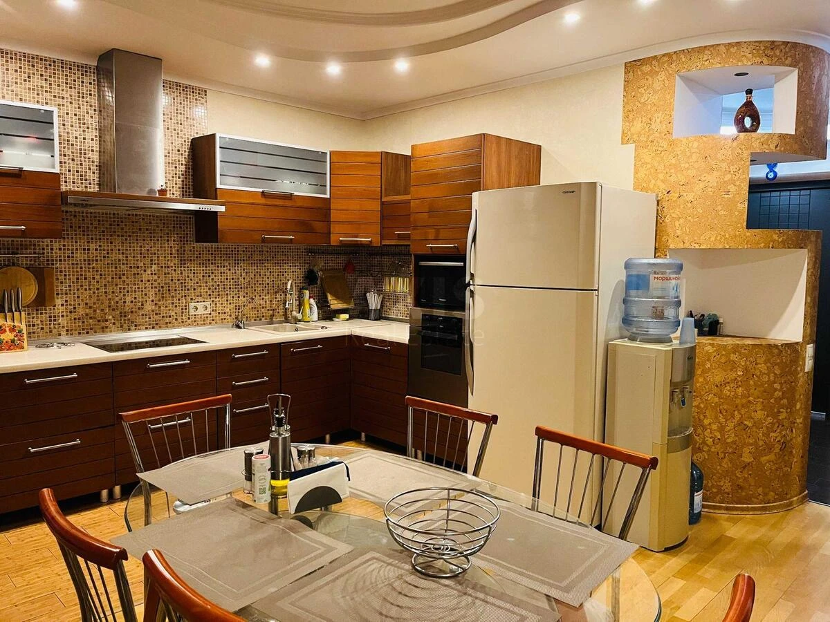 5k apartment vul. Ahmatovoi' Anny 1364236
