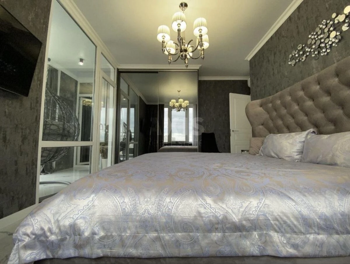 2k apartment nab. Dniprovs'ka 18645503