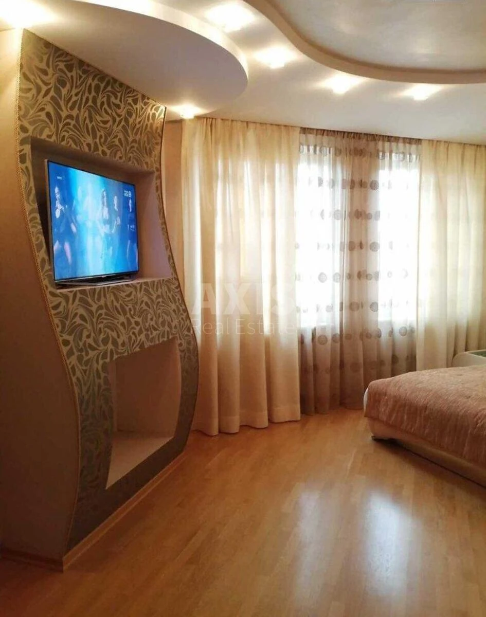 4к квартира ул. Осенняя 33713308