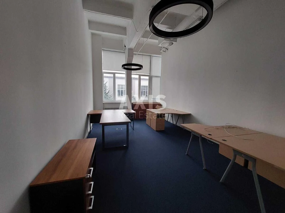 Office vul. Lavrs'ka Sixteen litres, 1220m2517004