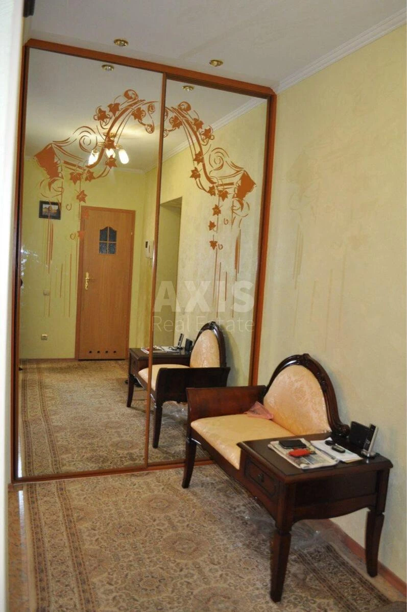 1k apartment vul. Ahmatovoi' Anny 35Б649994