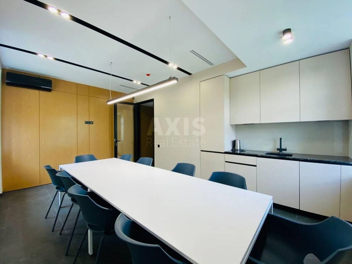 Office vul. Henerala Almazova 3, 250m26713311