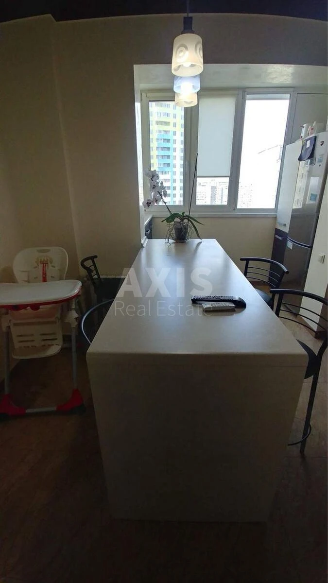 2k apartment vul. Horol's'ka 1687400