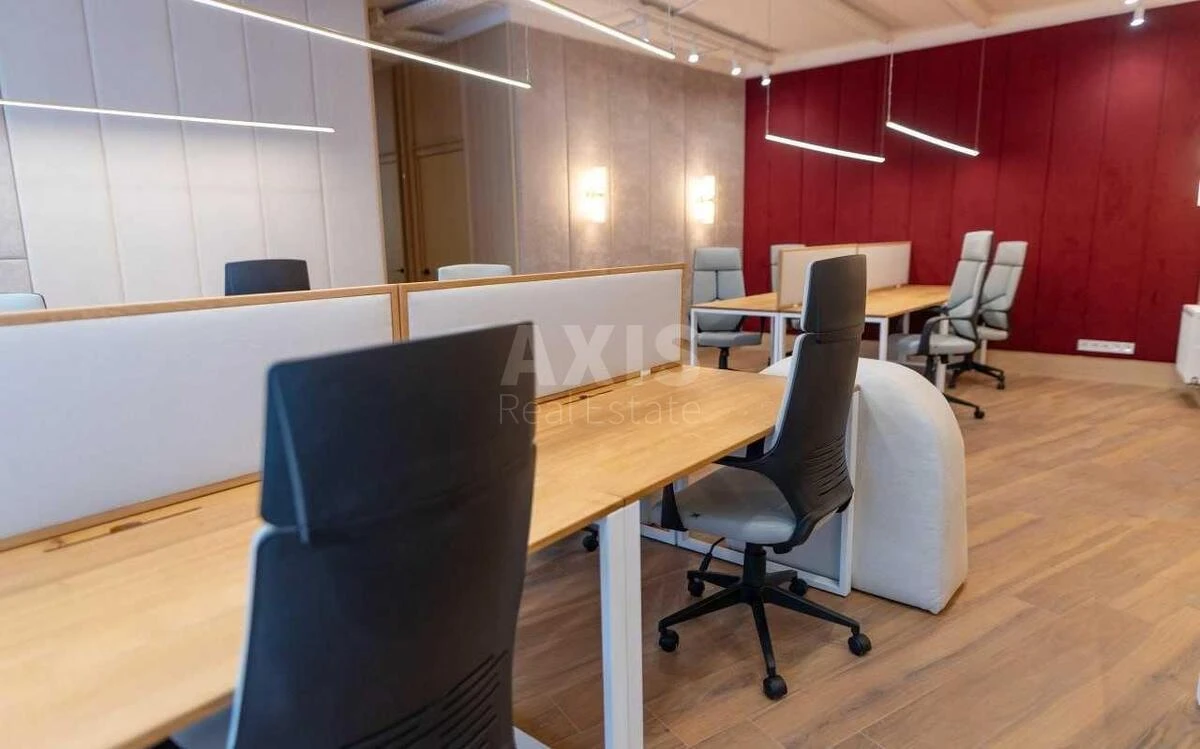 Office vul. Buslivs'ka 12, 135m26697011