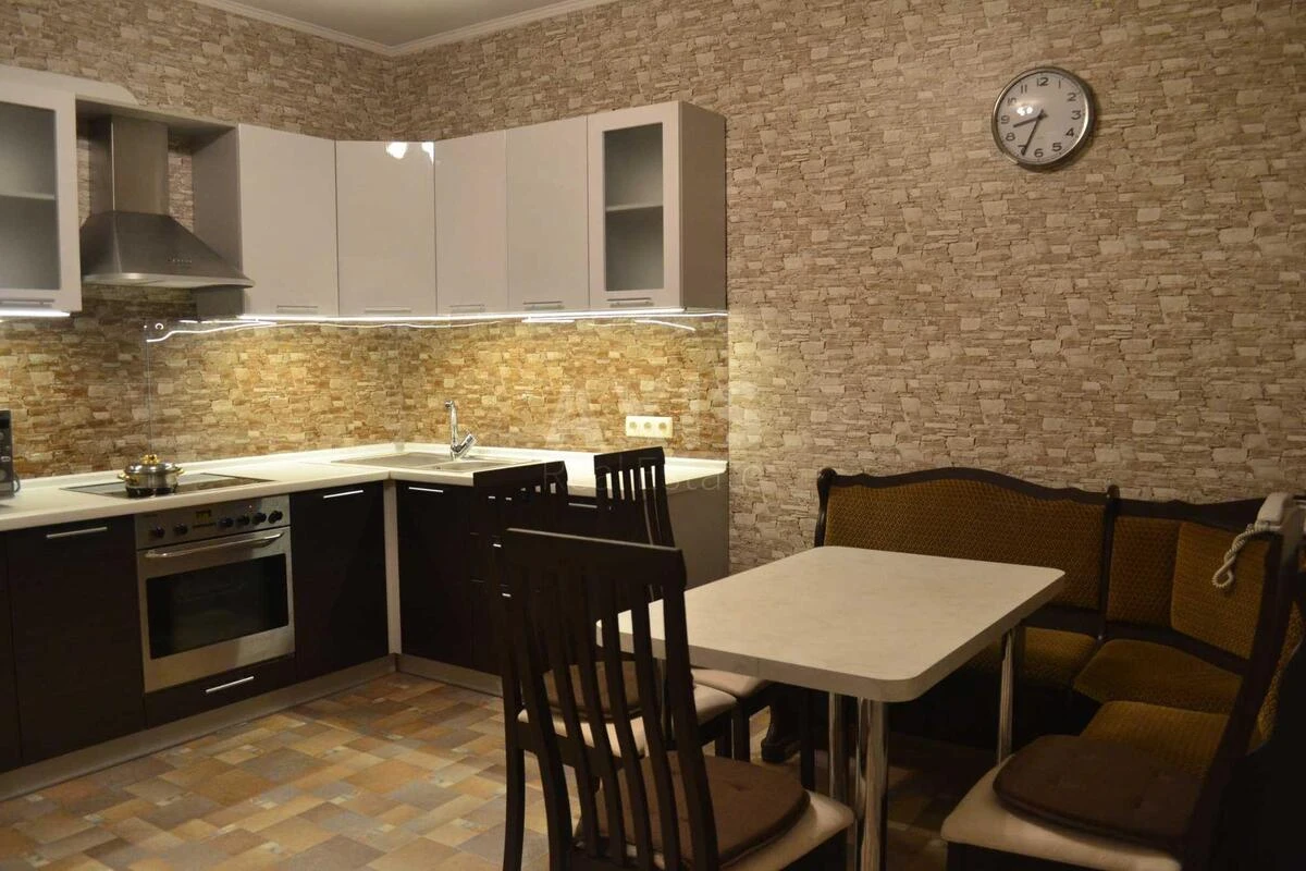 3k apartment vul. Ahmatovoi' Anny 1370979