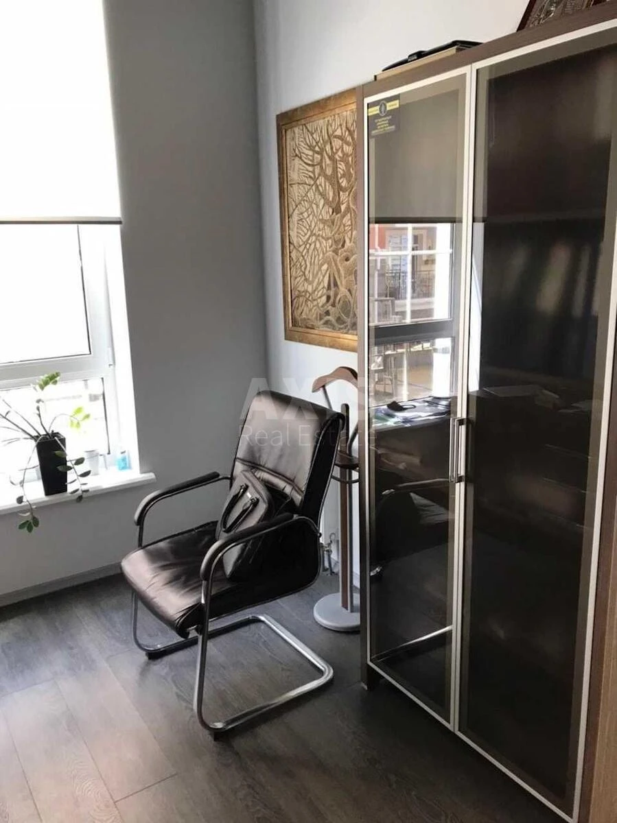 Office vul. Degtjarna 8, 220m26250519