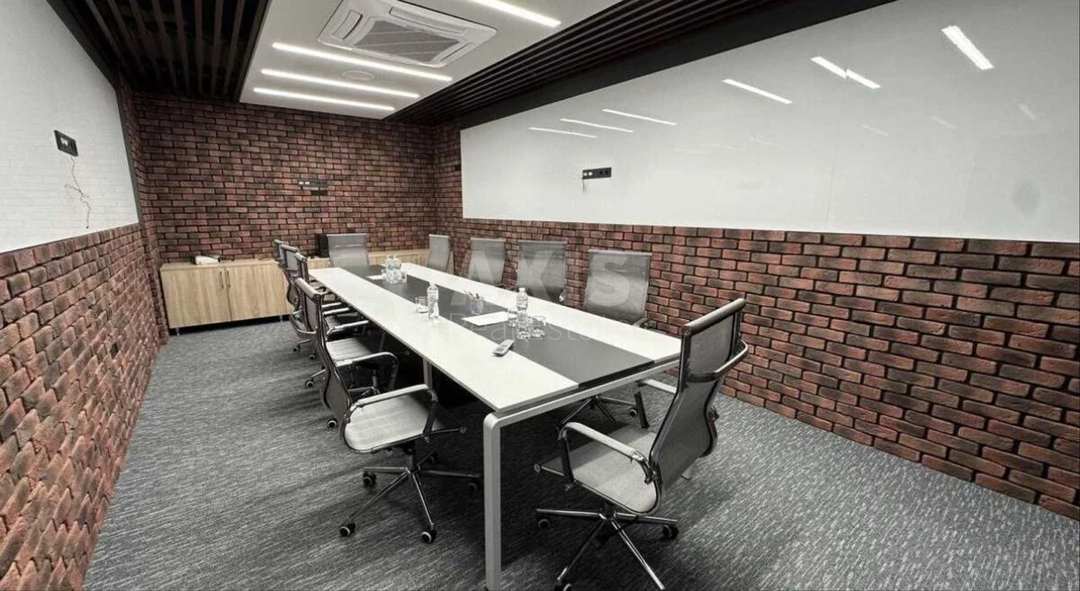 Office vul. Jevgena Konoval'cja 34, 240m2621816