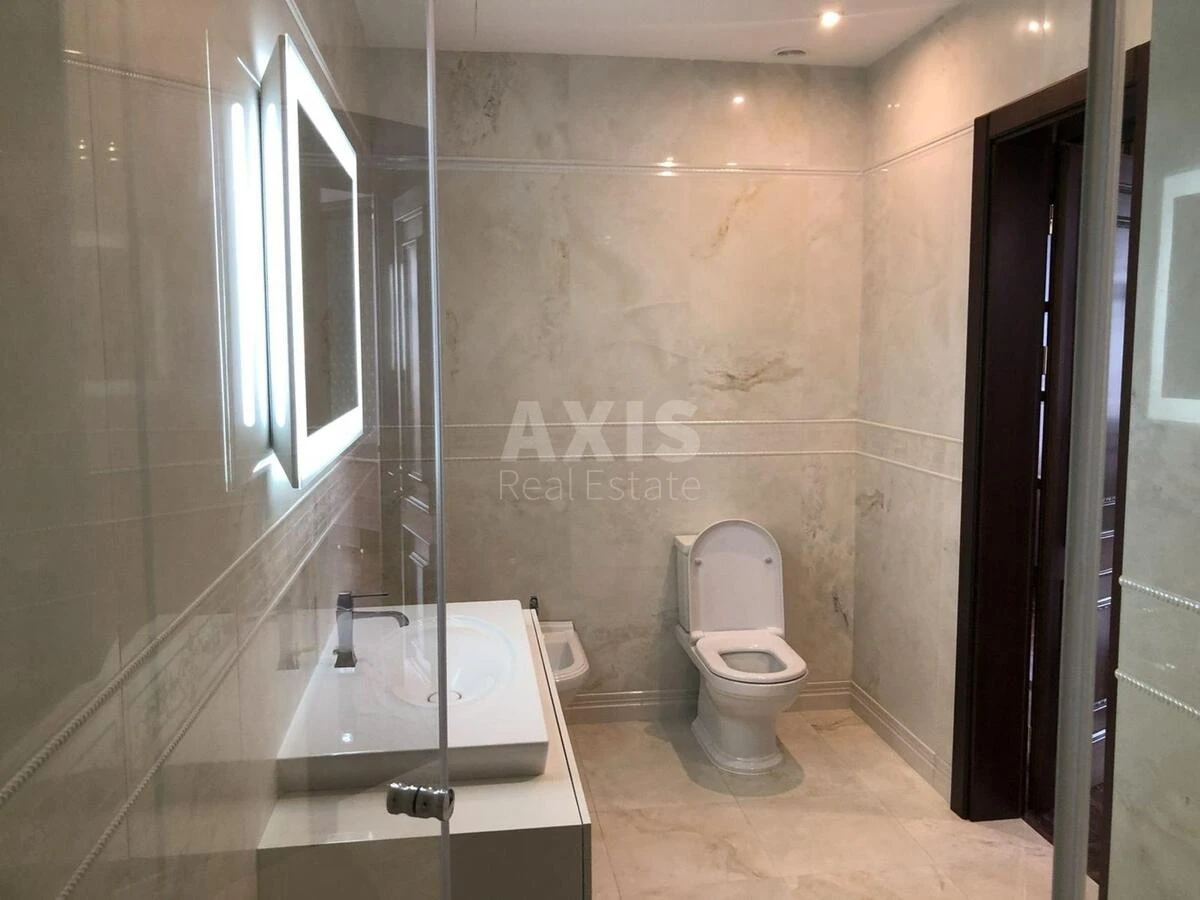 Офис ул. Антоновича 33В, 240м26759120