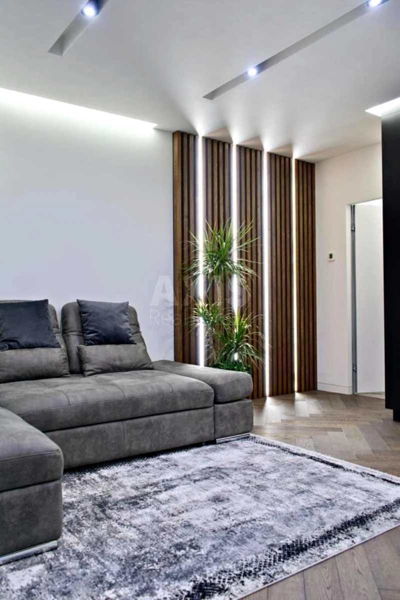 2k apartment pr-t Berestejskij 5В704463