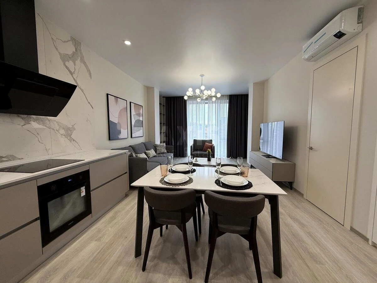 4k apartment vul. Antonovycha 118/9610271