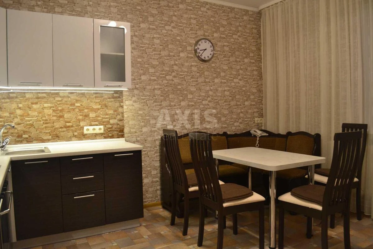 3к квартира ул. Ахматовой Анны 13709791