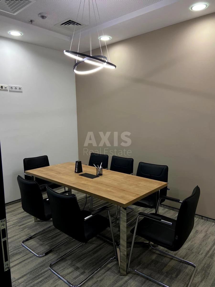 Office vul. Strutyns'kogo Sergija 13, 245m2692469