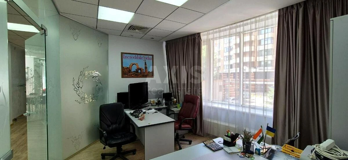 Office bul. Lesi Ukrai'nky 7Б, 200m26665912