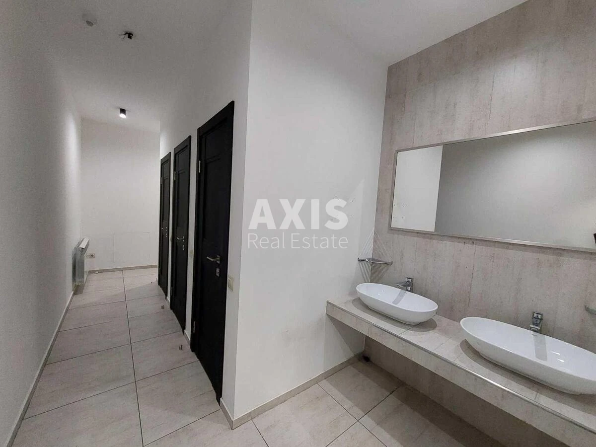 Office vul. Lavrs'ka Sixteen litres, 1220m2517007