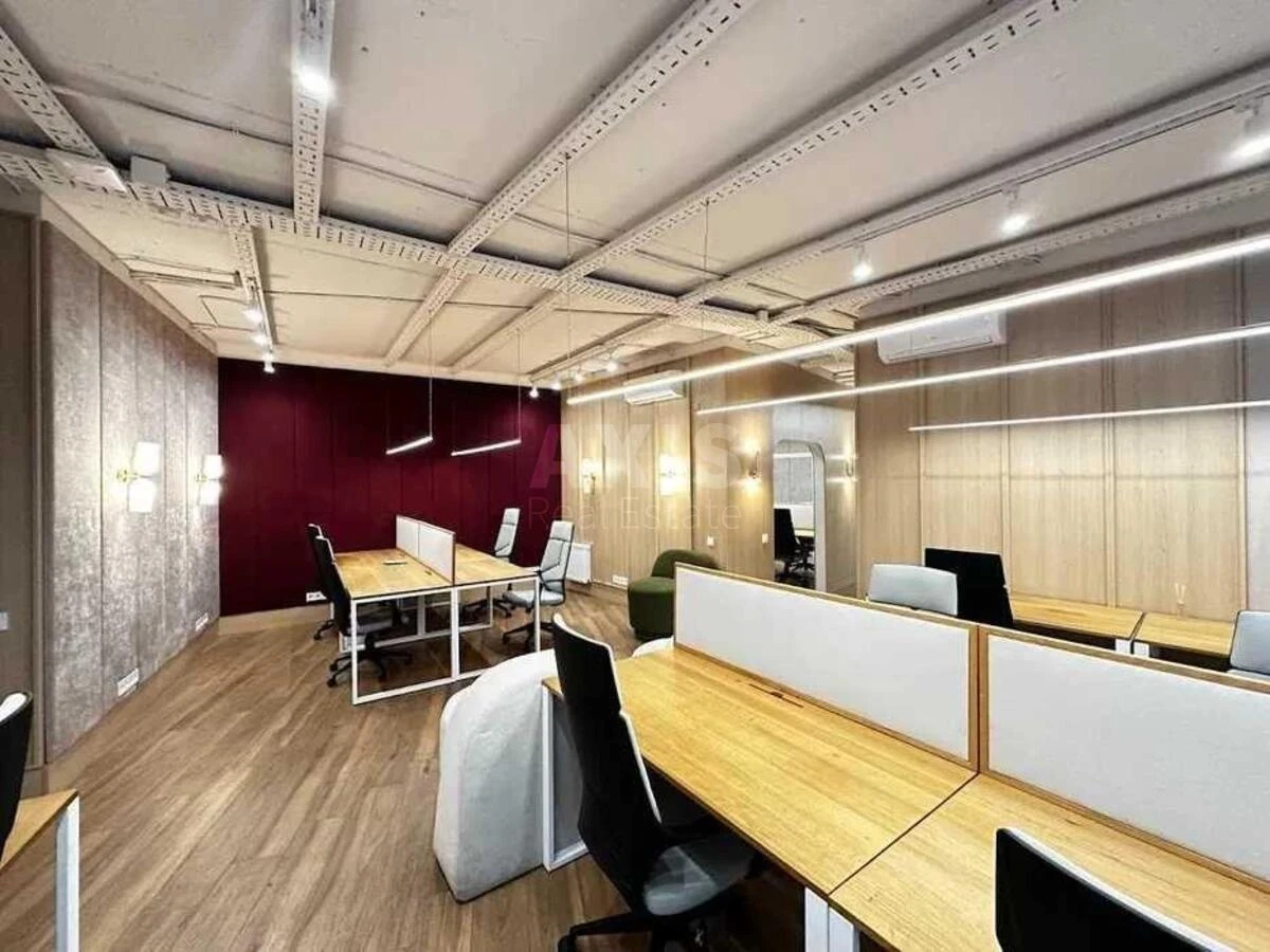 Office vul. Buslivs'ka 12, 135m26697014