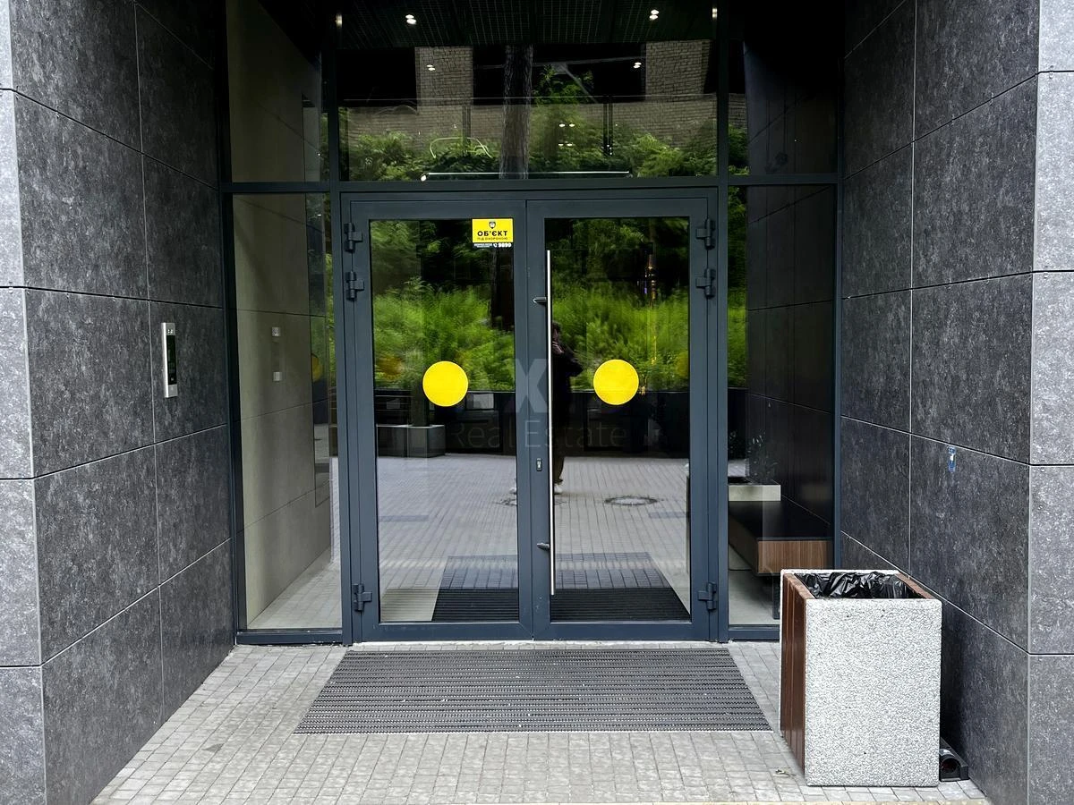 Office vul. Stusa Vasylja 35Б, 300m27017019