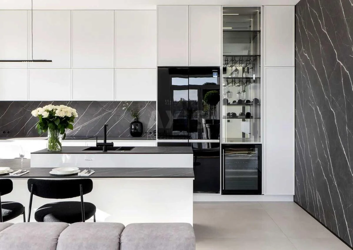 3k apartment vul. Universytets'ka 236914812