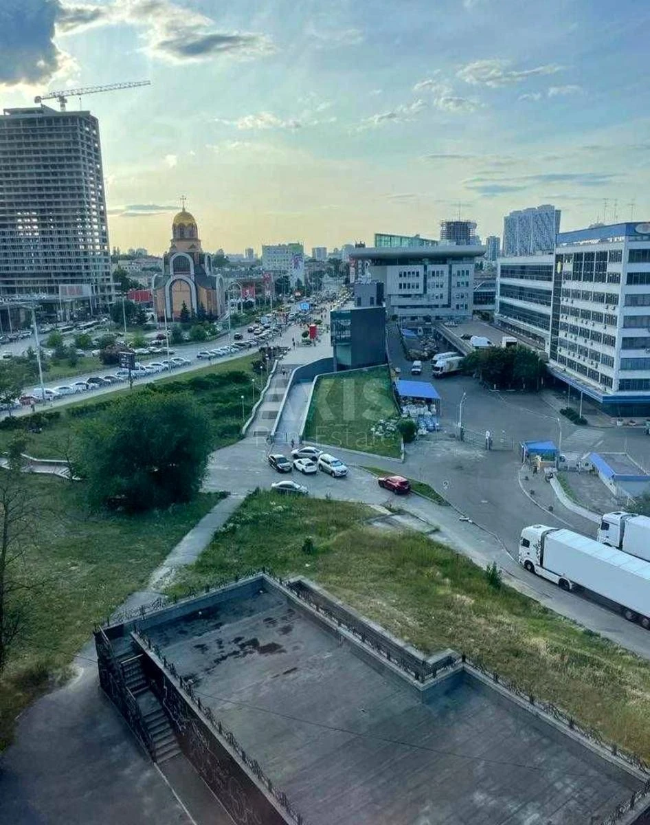 Office vul. Lypkivs'kogo Vasylja Mytropolyta 14/18, 250m2704922
