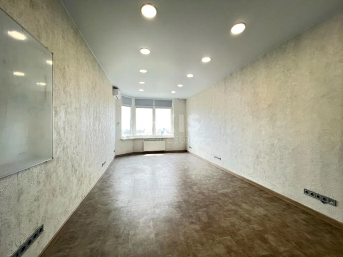 Office vul. Jevgena Konoval'cja 34, 111m2692306