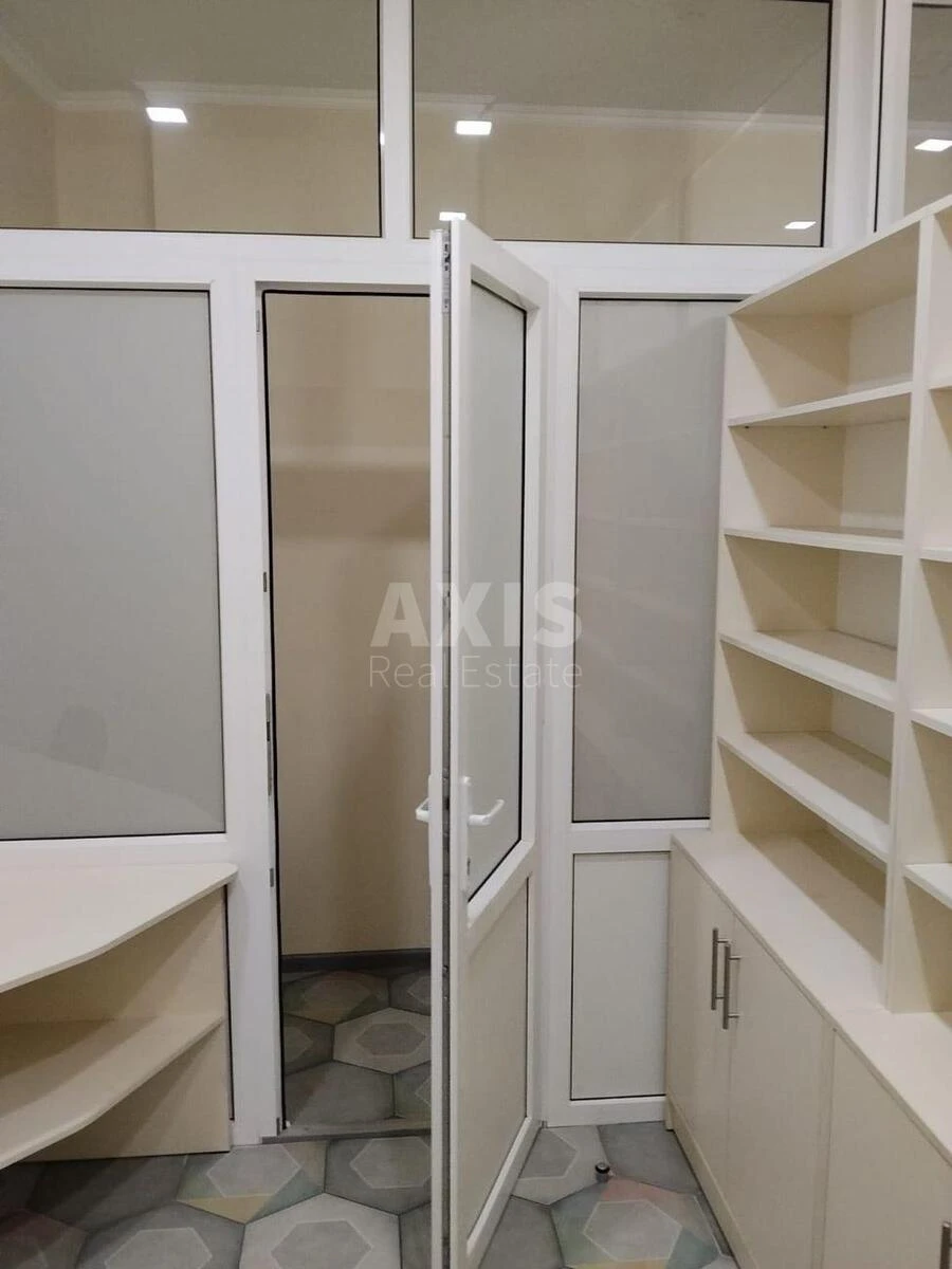 Объект торговли ул. Донца Михаила 2А, 50м2671000