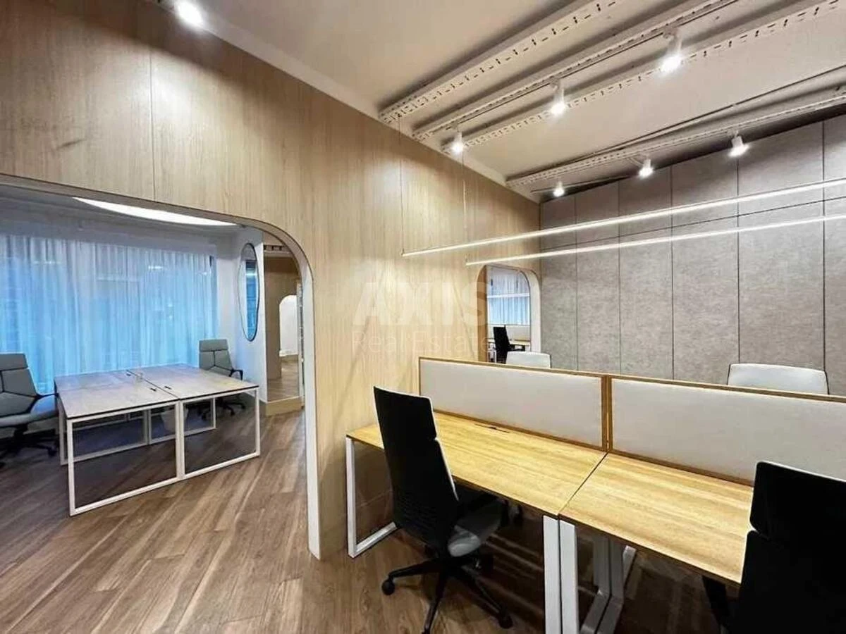 Office vul. Buslivs'ka 12, 135m26697015