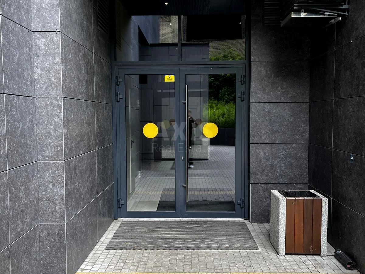 Office vul. Stusa Vasylja 35Б, 300m27017020