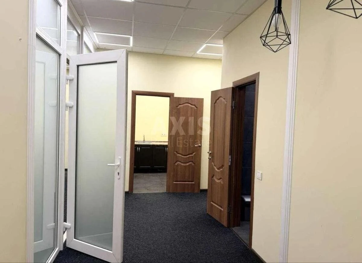 Office vul. Jevgena Konoval'cja 36Е, 100m2684021