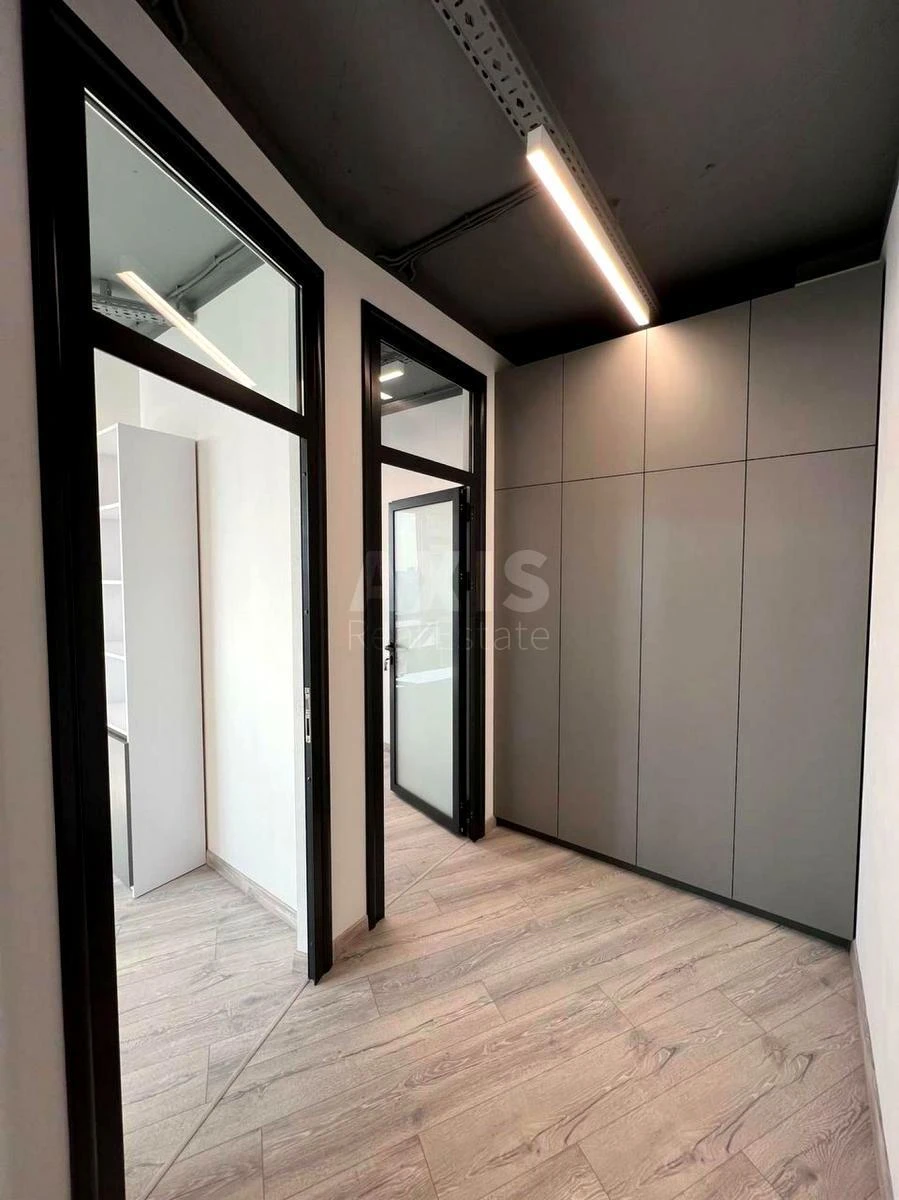 Office pr-t Berestejskij 11, 94m2636455