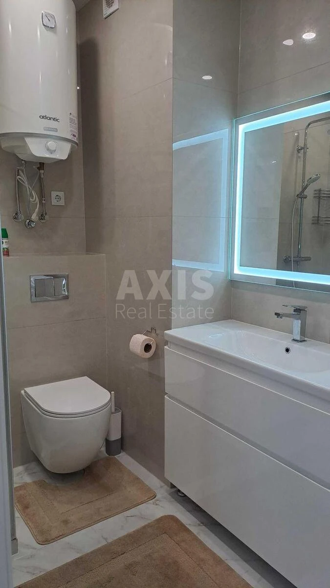 1k apartment nab. Dniprovs'ka 15672796