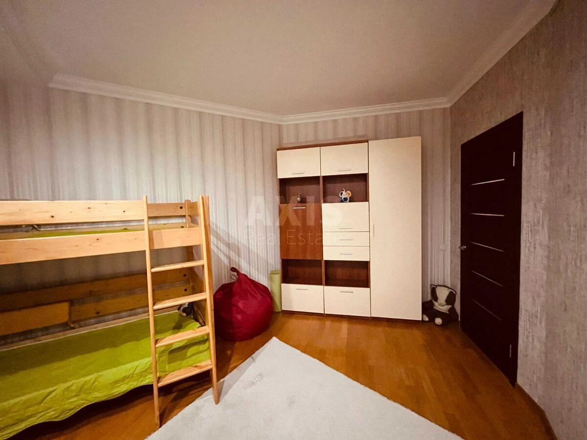 5к квартира ул. Ахматовой Анны 13642368