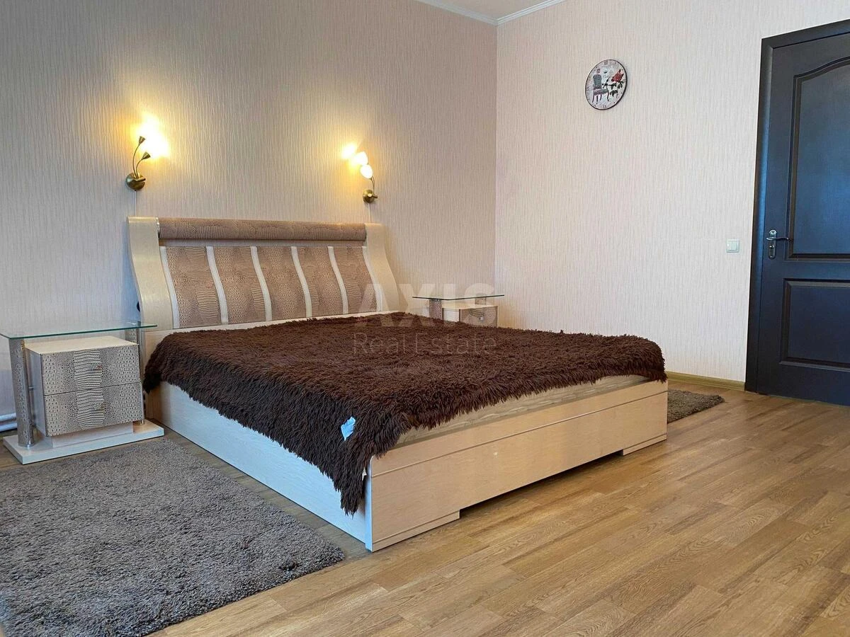3к квартира ул. Ахматовой Анны 13709797