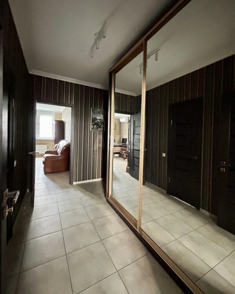 4k apartment vul. Oleny Pchilky 8571758