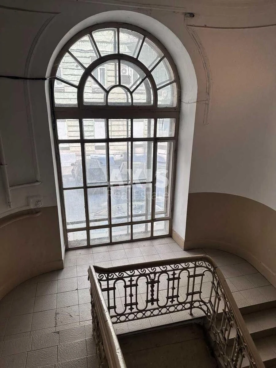 Office vul. Hmel'nyc'kogo Bogdana 32, 42m25550110