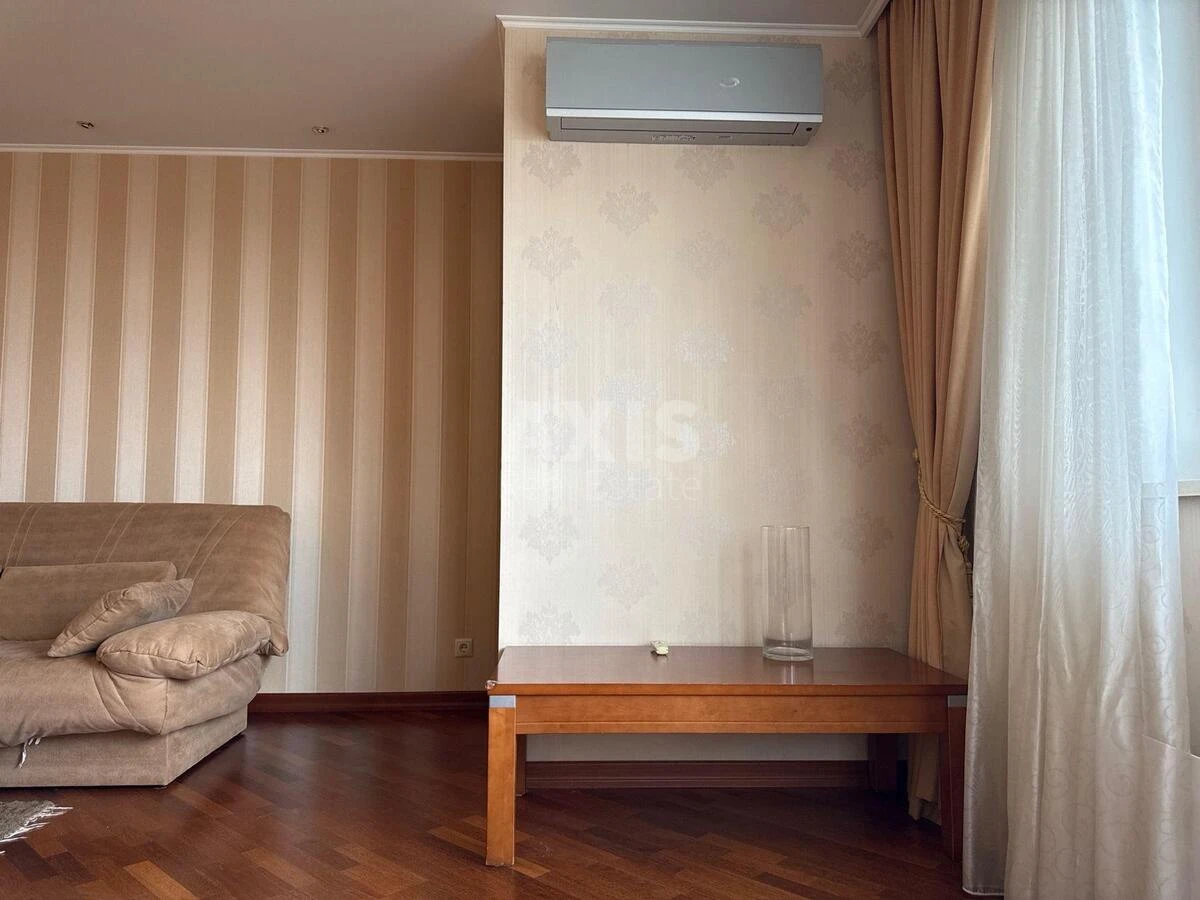 2k apartment vul. Shums'kogo Jurija 1Б696064