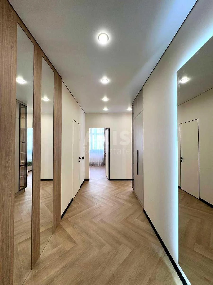 2к квартира ул. Александра Олеся 37128910