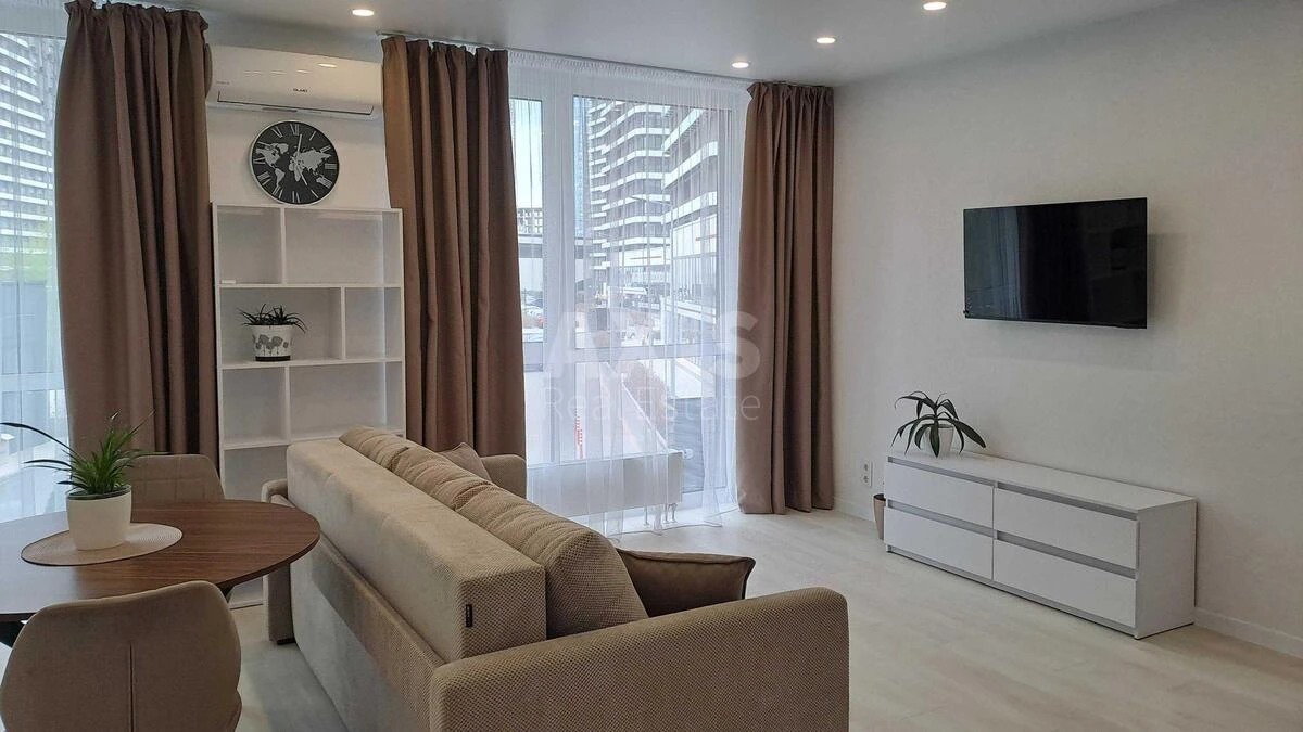 1k apartment nab. Dniprovs'ka 15672793