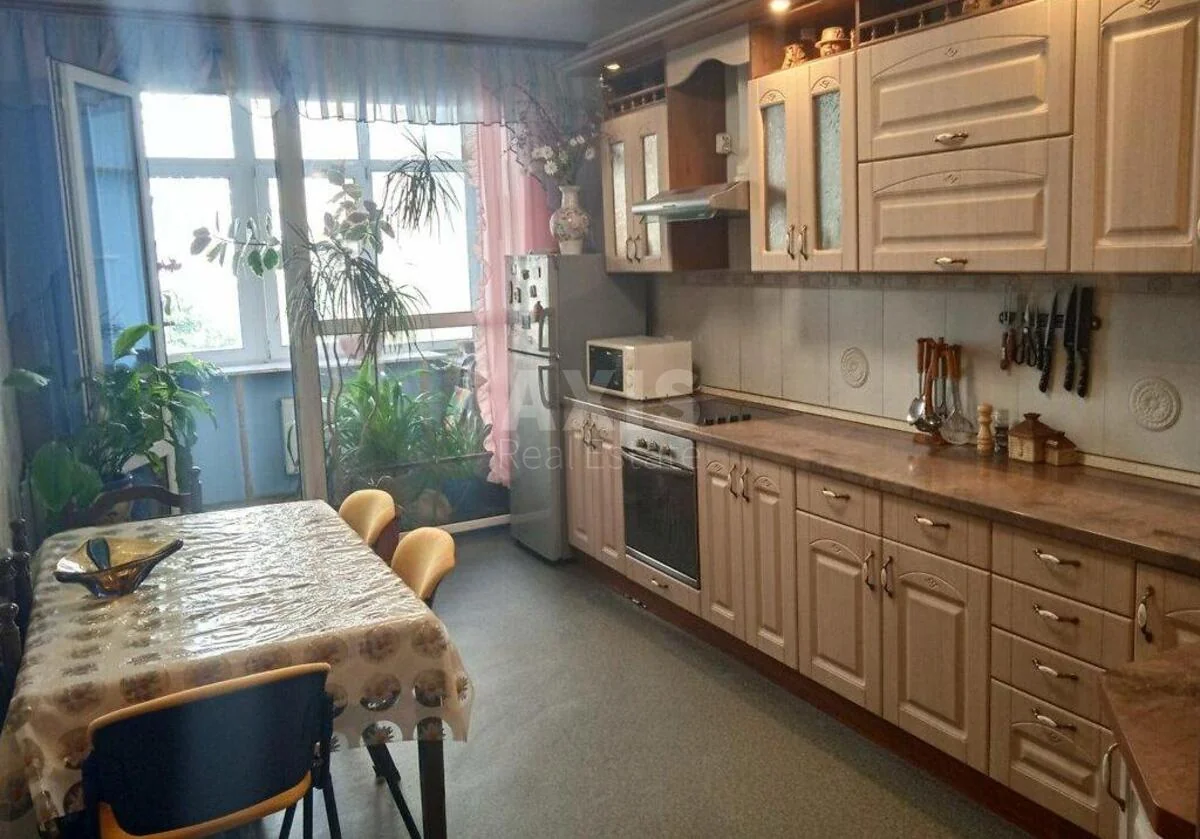 3k apartment vul. Yulia Zdanovska 52/3