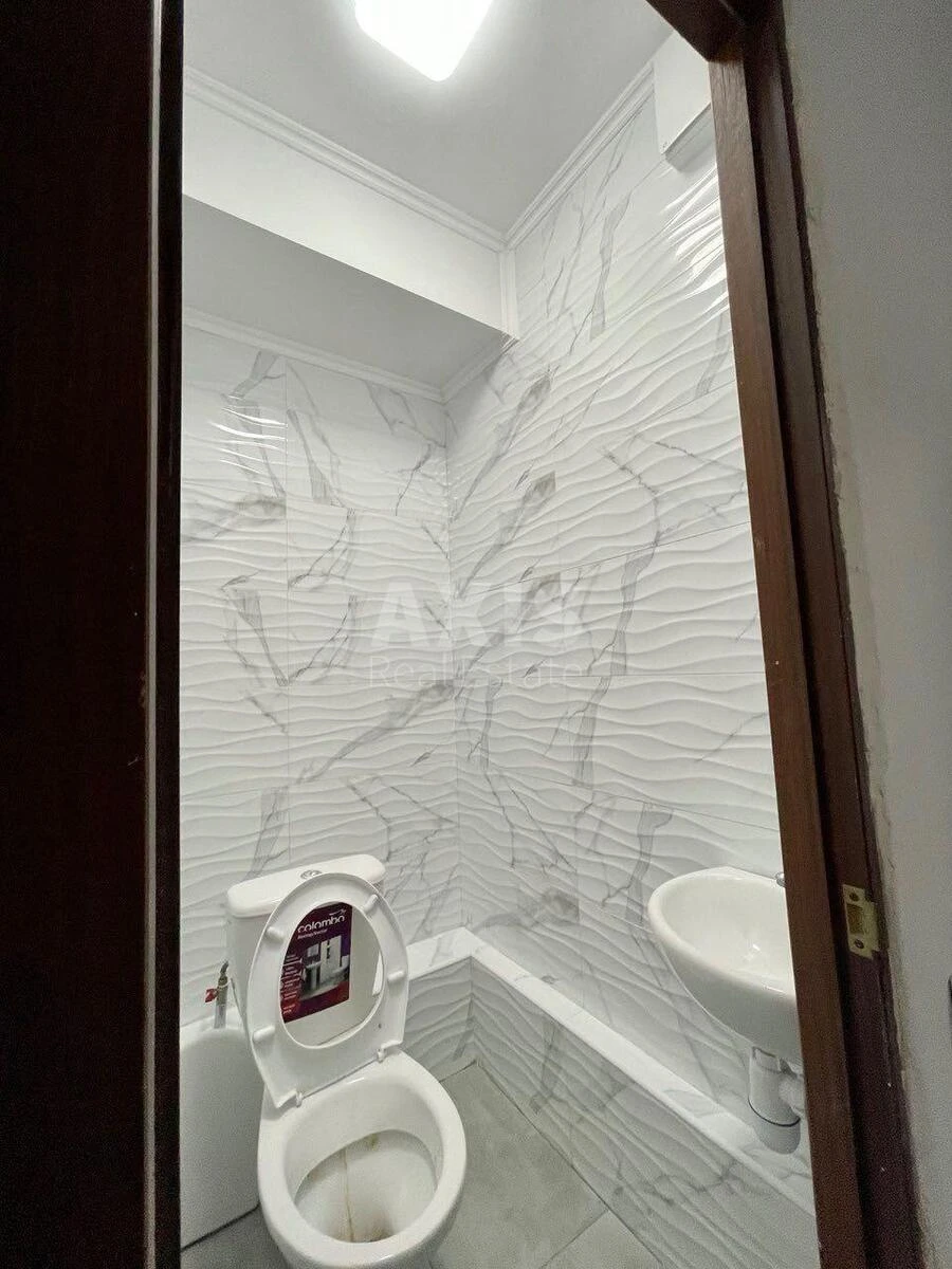 Trade object vul. Rusovoi' Sofii' 7Г, 64m2662176