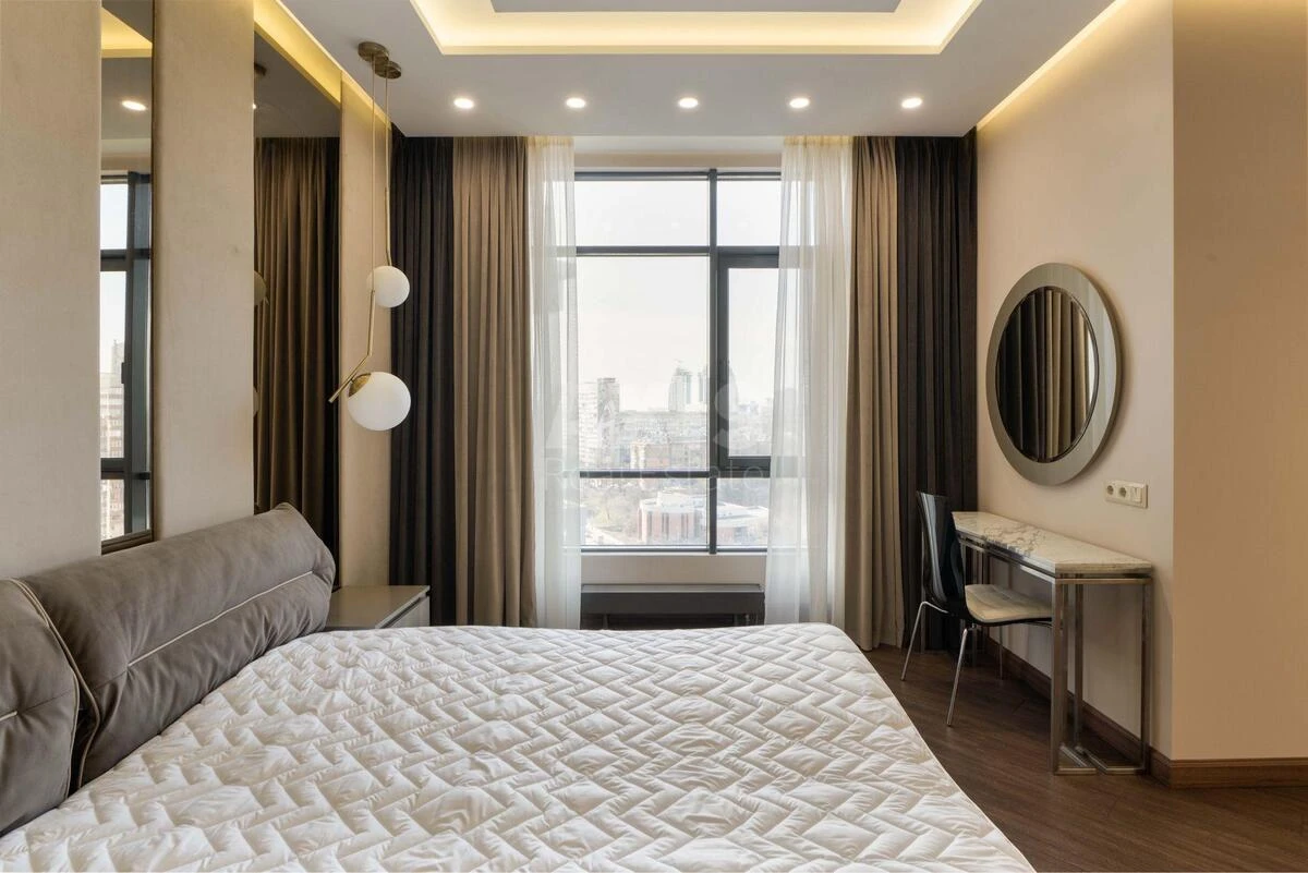 4k apartment vul. Strutyns'kogo Sergija 2589544