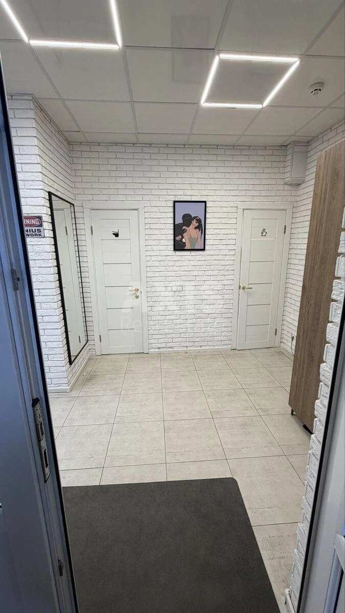 Office vul. Krushel'nyc'koi' Solomii' 13, 60m27062320