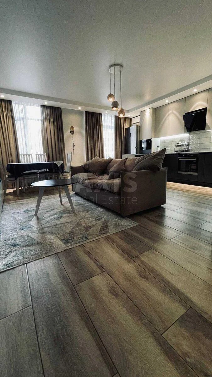 3k apartment vul. Sverstjuka Jevgena 6В706754