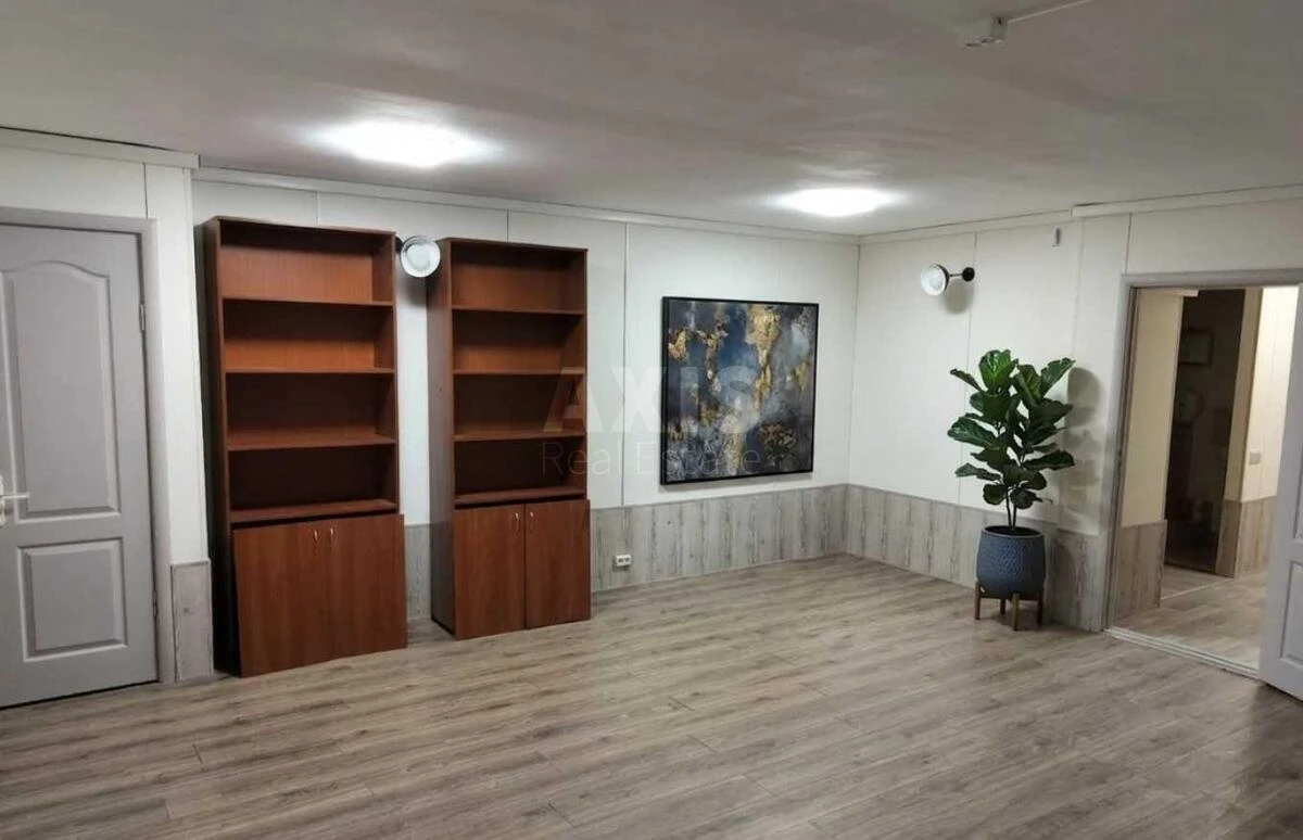 Trade object vul. Kravchenka Mykoly 22, 90m267312