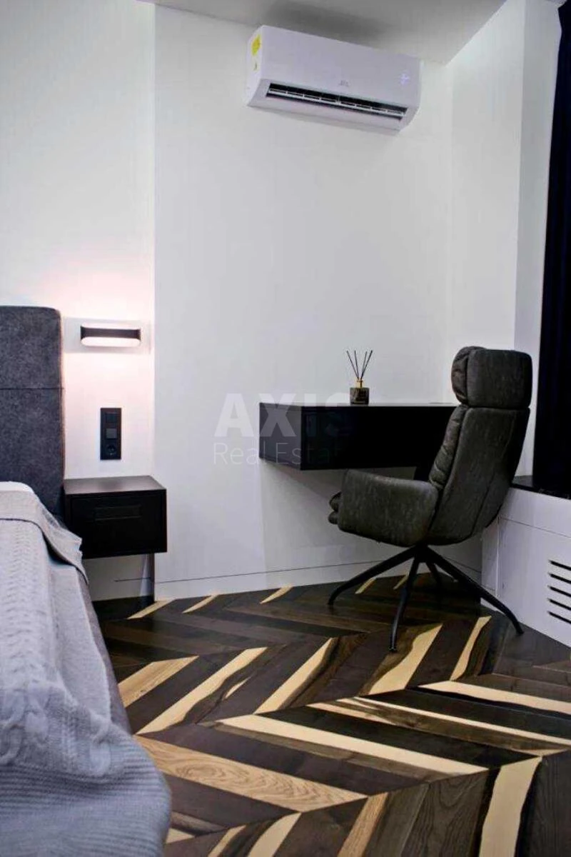2k apartment pr-t Berestejskij 5В704468